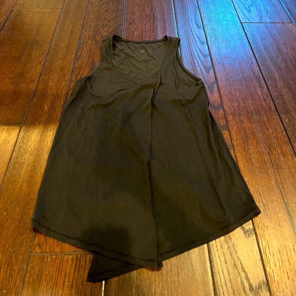 Lululemon black top